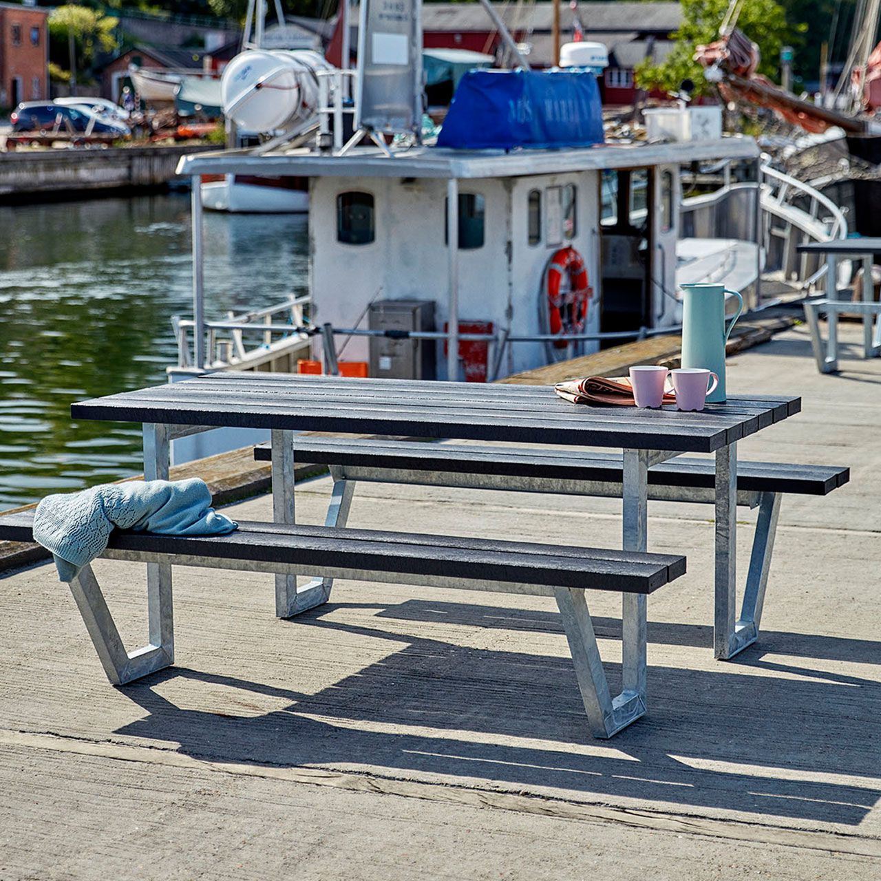 A2018_Picknicktisch_mit_Baenken_WEGA_Holz_Metall_KU-schwarz_1_1280x1280.jpg