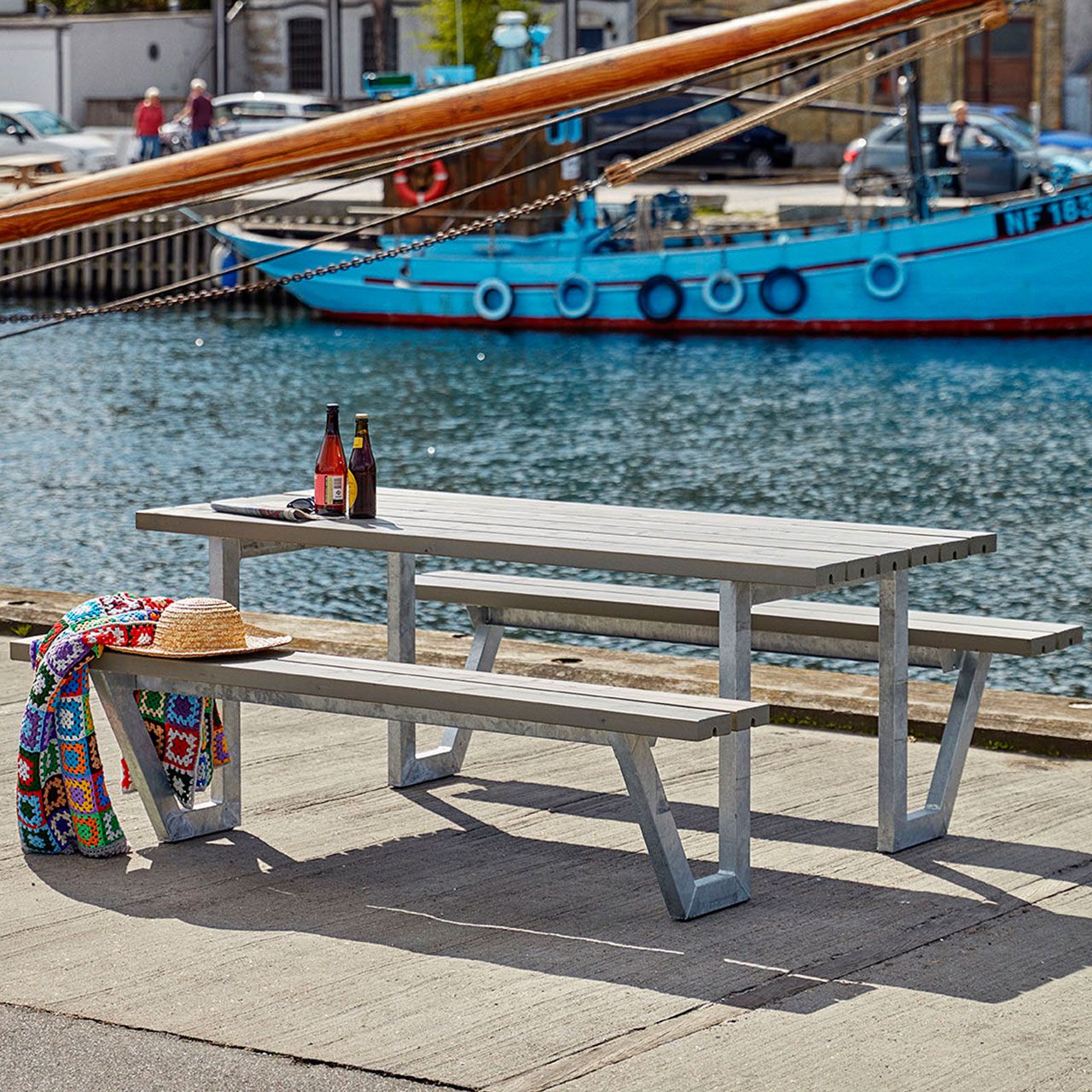A2022_Picknicktisch_mit_Baenken_WEGA_Holz_Metall_taupe_1_1280x1280.jpg
